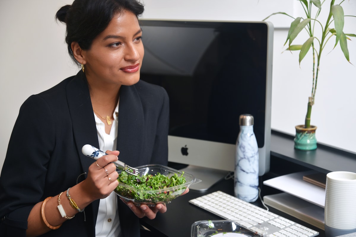 Nutricionista en consulta virtual